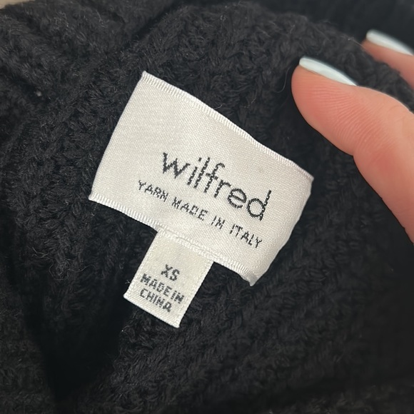 Turtleneck sweater - Picture 3 of 3